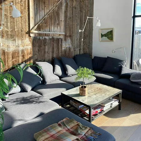 Ferienhaus Cozy Architect-designed With River View