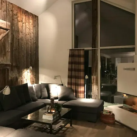 Cozy Architect-designed With River View *