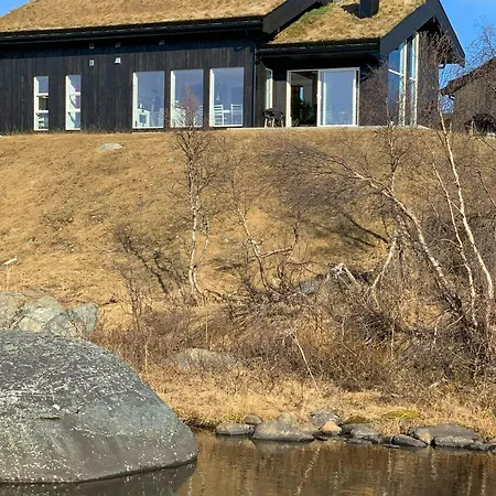 Cozy Architect-designed With River View *
